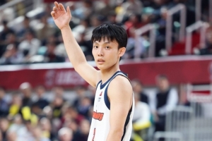纽维尔老男孩vs联合防卫队