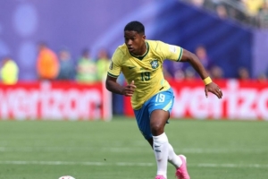米体:若恩德里克冬窗获准离开皇马,米兰是首选下家