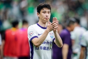 记者：巴顿、闫炳良预计随队赴成都，出场与否临近比赛再定