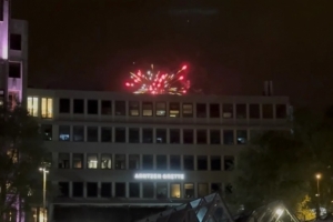 欧冠惊现盘外招!拜仁赛前下榻酒店深夜遭烟花爆竹骚扰