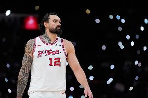 Lowe：亚当斯在场时火箭前场篮板率达46% 一人便能搅乱对手禁区