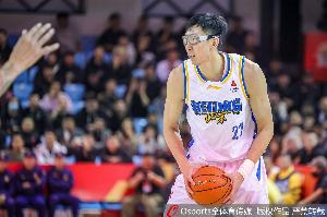 正负值+13！周琦半场出战11分钟2中2拿5分5板 罚球4中1