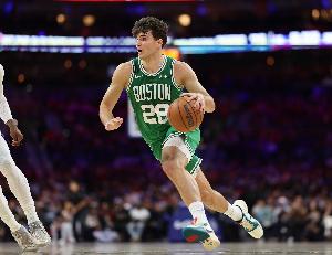 青年才俊！乌戈·冈萨雷斯6中4得到13分5板2助1帽 正负值+34