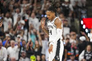 下半场与加时独揽17分！瓦塞尔：两年来我始终努力担当球队领袖