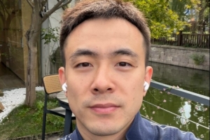 偷得浮生半日闲！赵继伟更新社媒 晒出个人生活近照