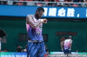 难阻失利!尤素法·法尔18投11中&罚球4中1 空砍23分16板1助1断