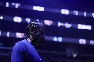 也是一段难忘的经历!3年前的今天:哈登被76人交易至快船