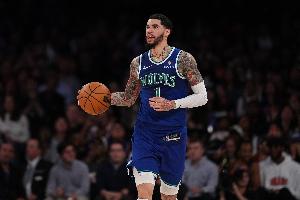 放开抡！拉梅洛·鲍尔半场12中6拿下15分3板1助1断