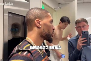 瀚森光膀出镜！利拉德谈团队默契：不刻意喂球，而是做正确决定