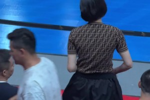 CBA最美总经理伍佰兰 这身材吧友们喜欢嘛